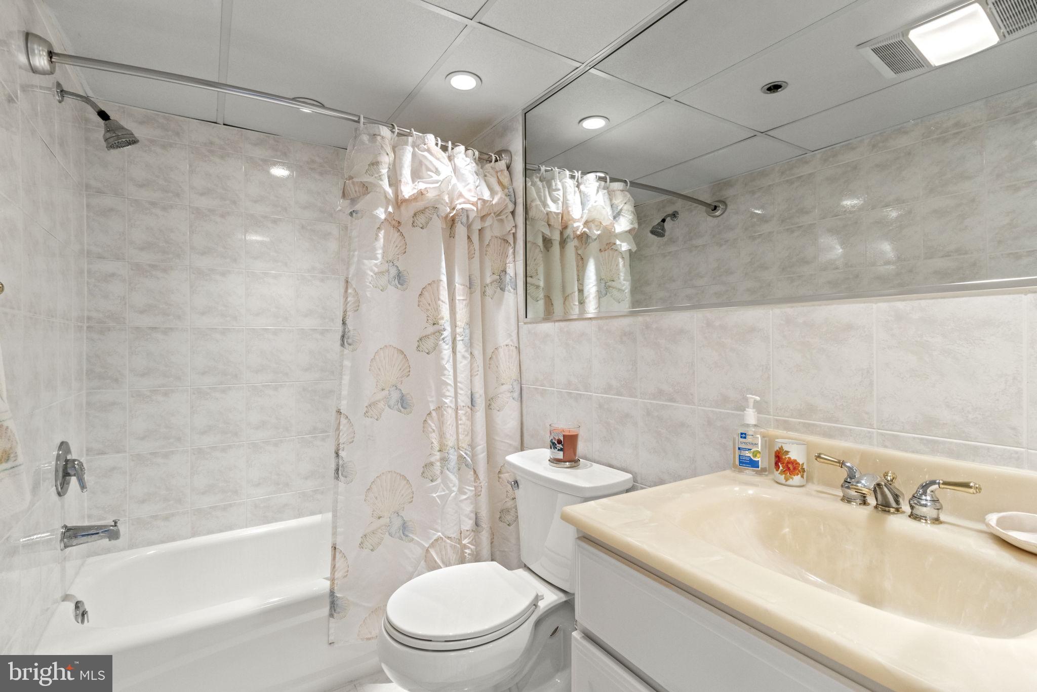 5801 Atlantic Ave #908