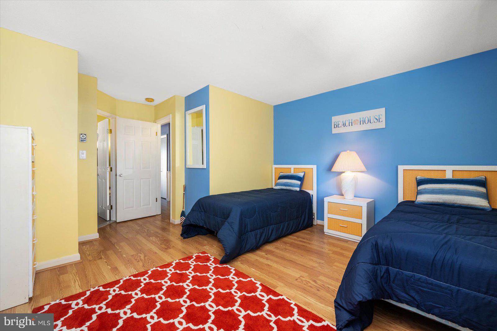 9307 Chesapeake Dr #28