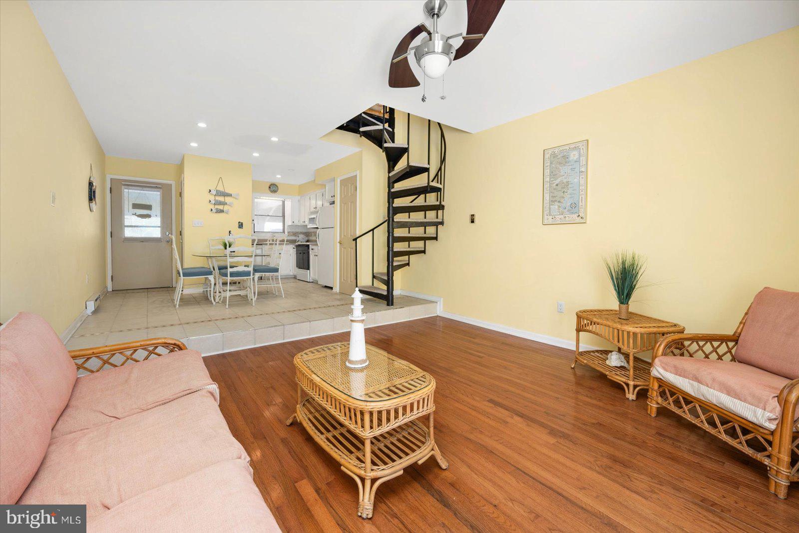 9307 Chesapeake Dr #28