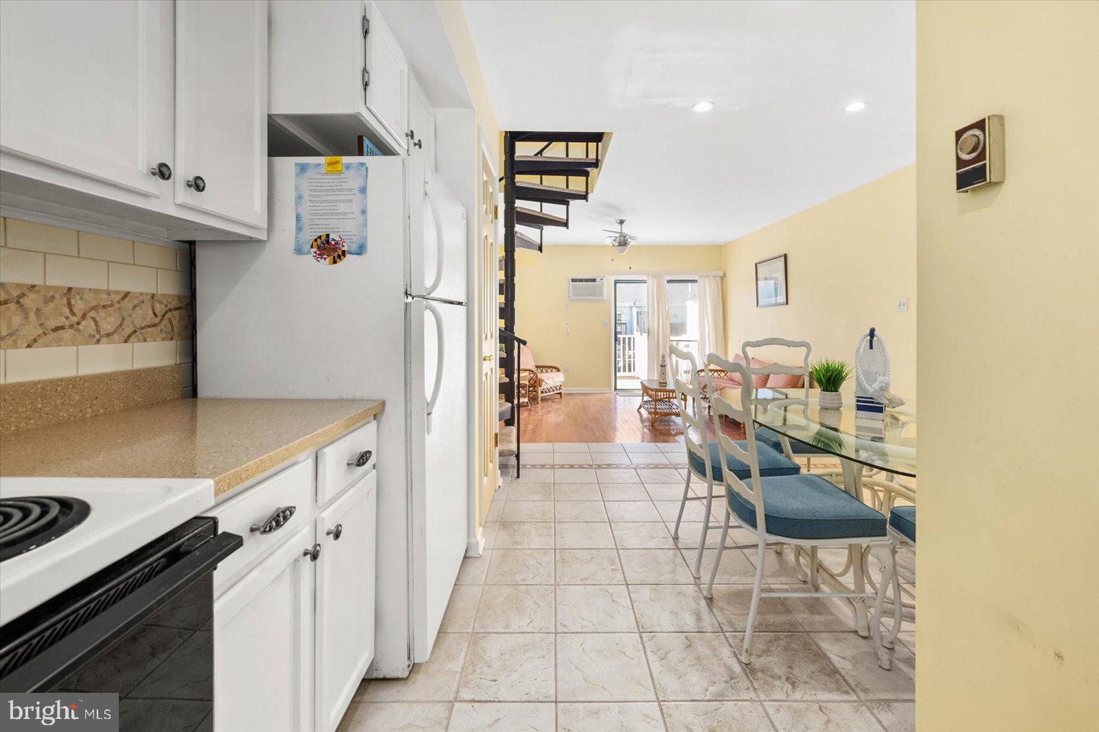 9307 Chesapeake Dr #28