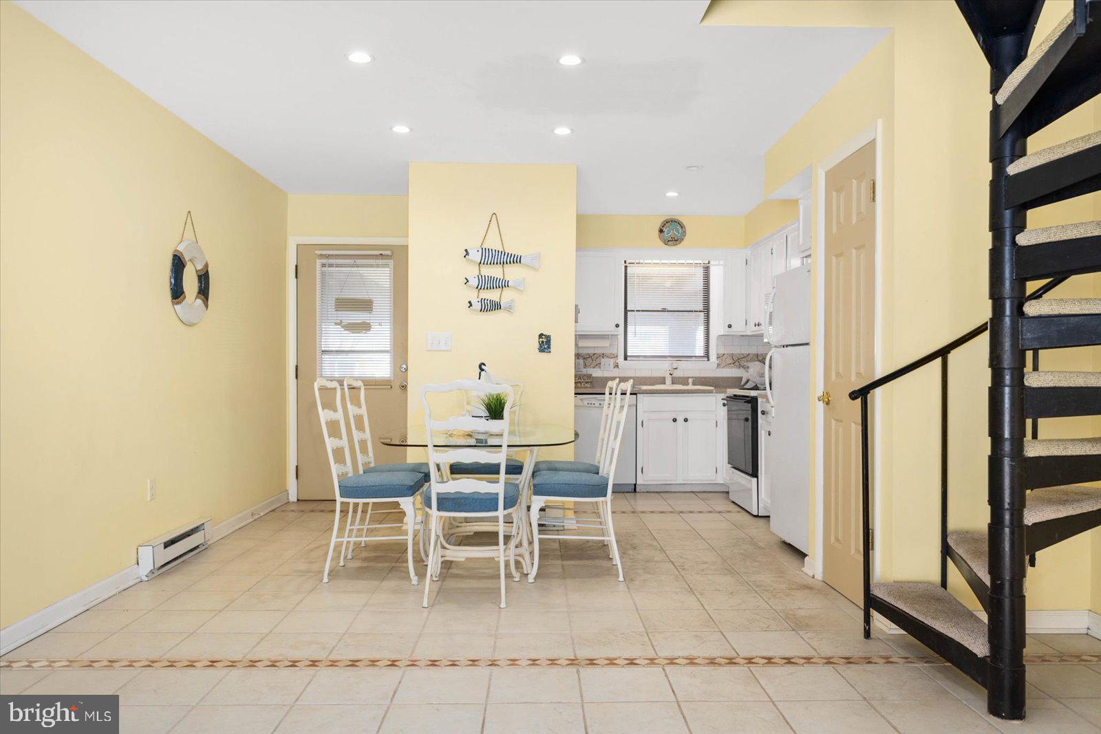 9307 Chesapeake Dr #28