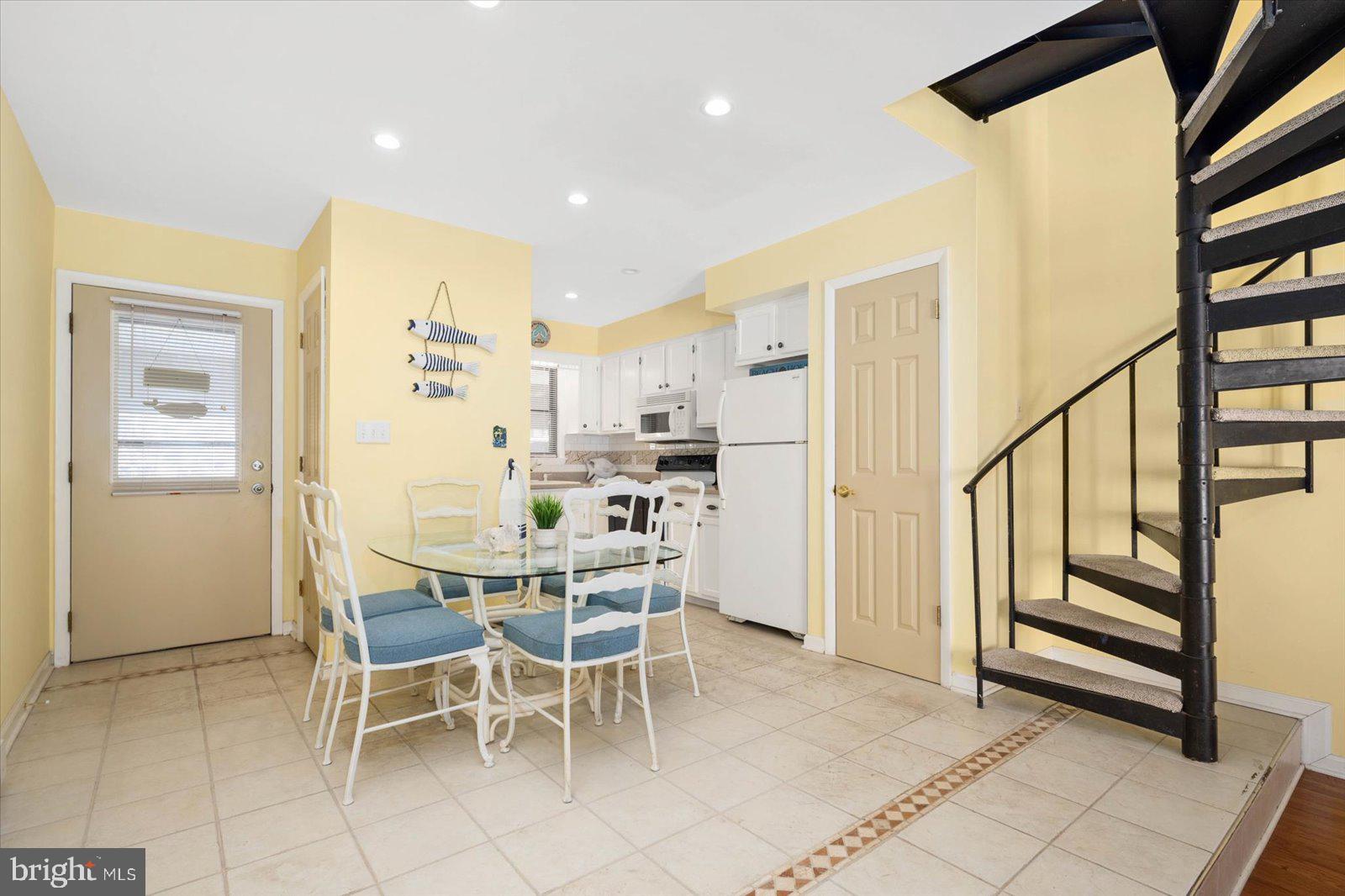 9307 Chesapeake Dr #28