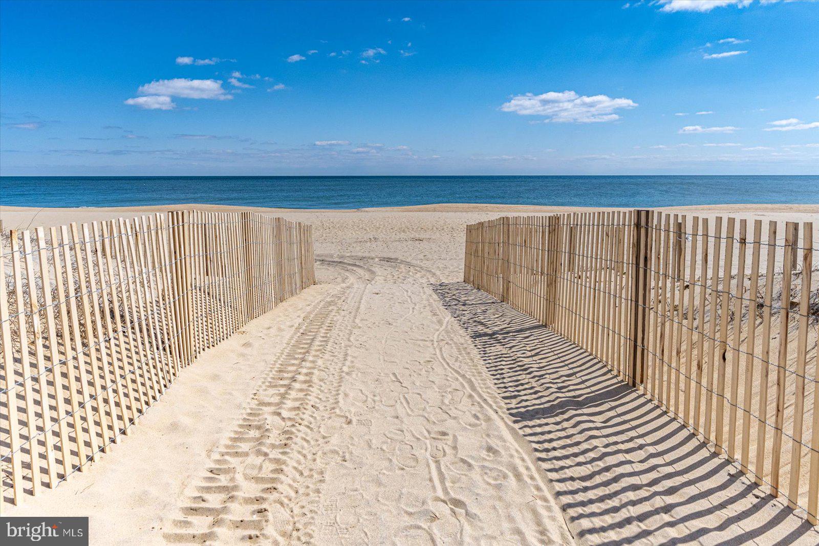 5201 Atlantic Ave #105