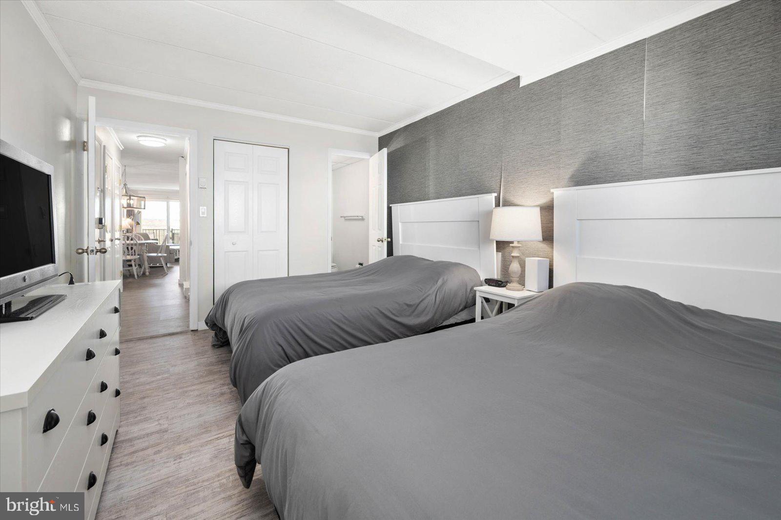 5201 Atlantic Ave #105