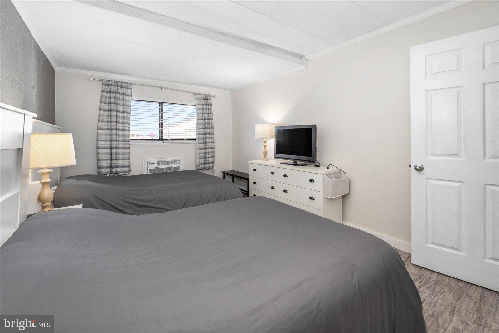 5201 Atlantic Ave #105