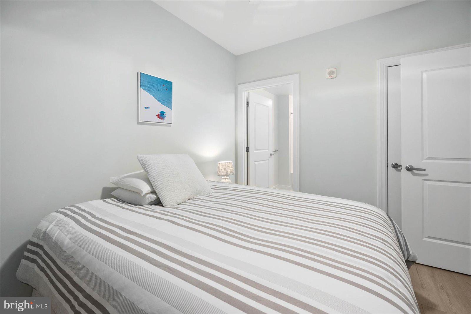 2 48th St #207