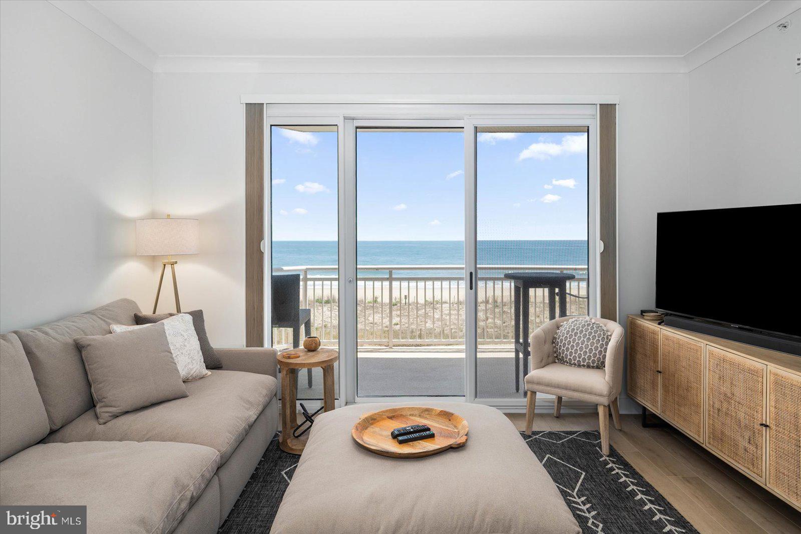 2 48th St #207