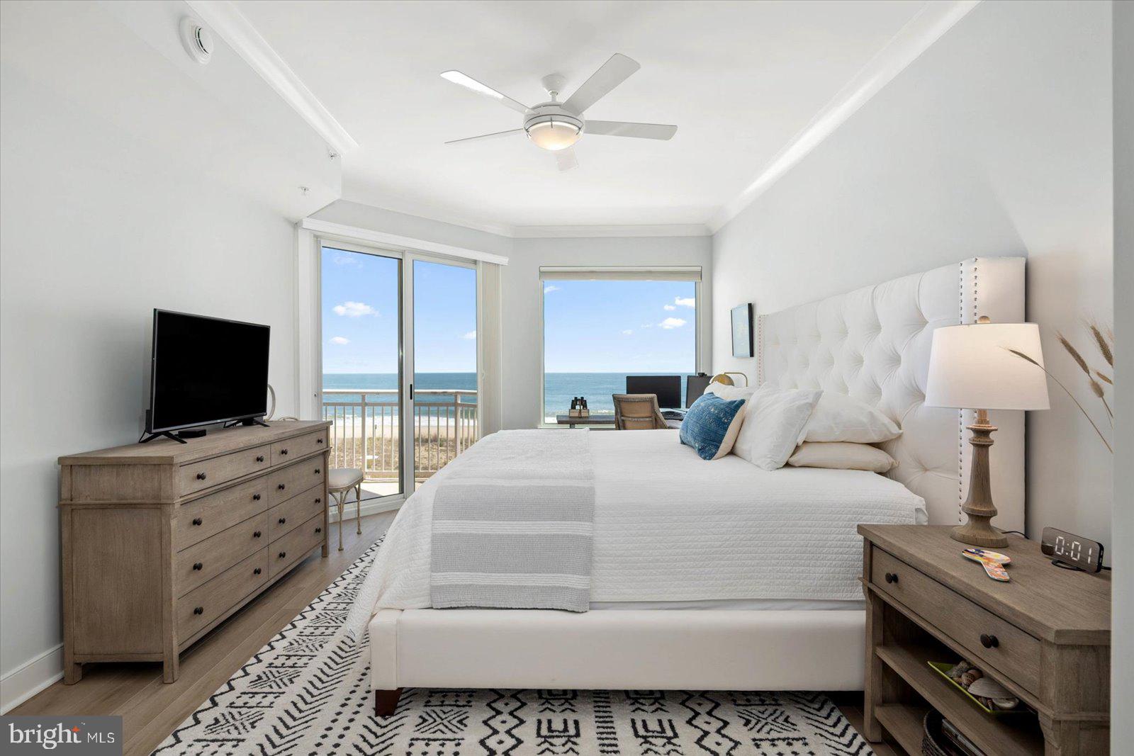 2 48th St #207