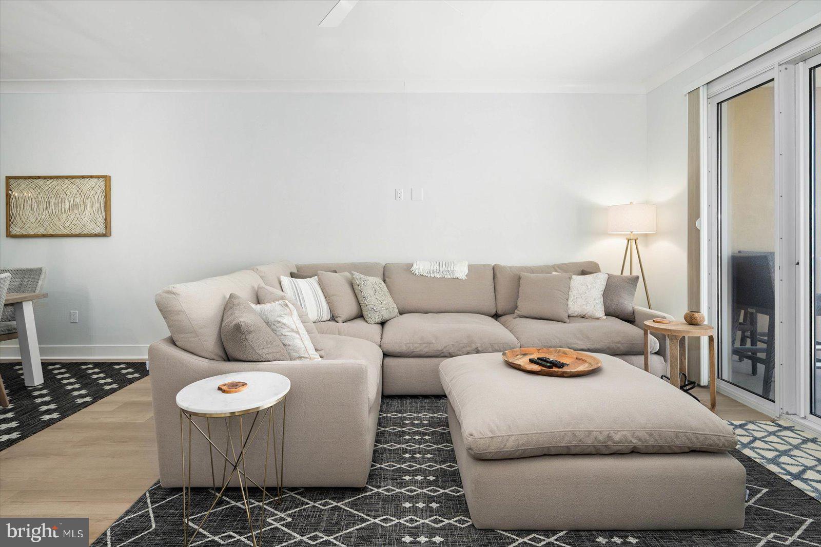2 48th St #207