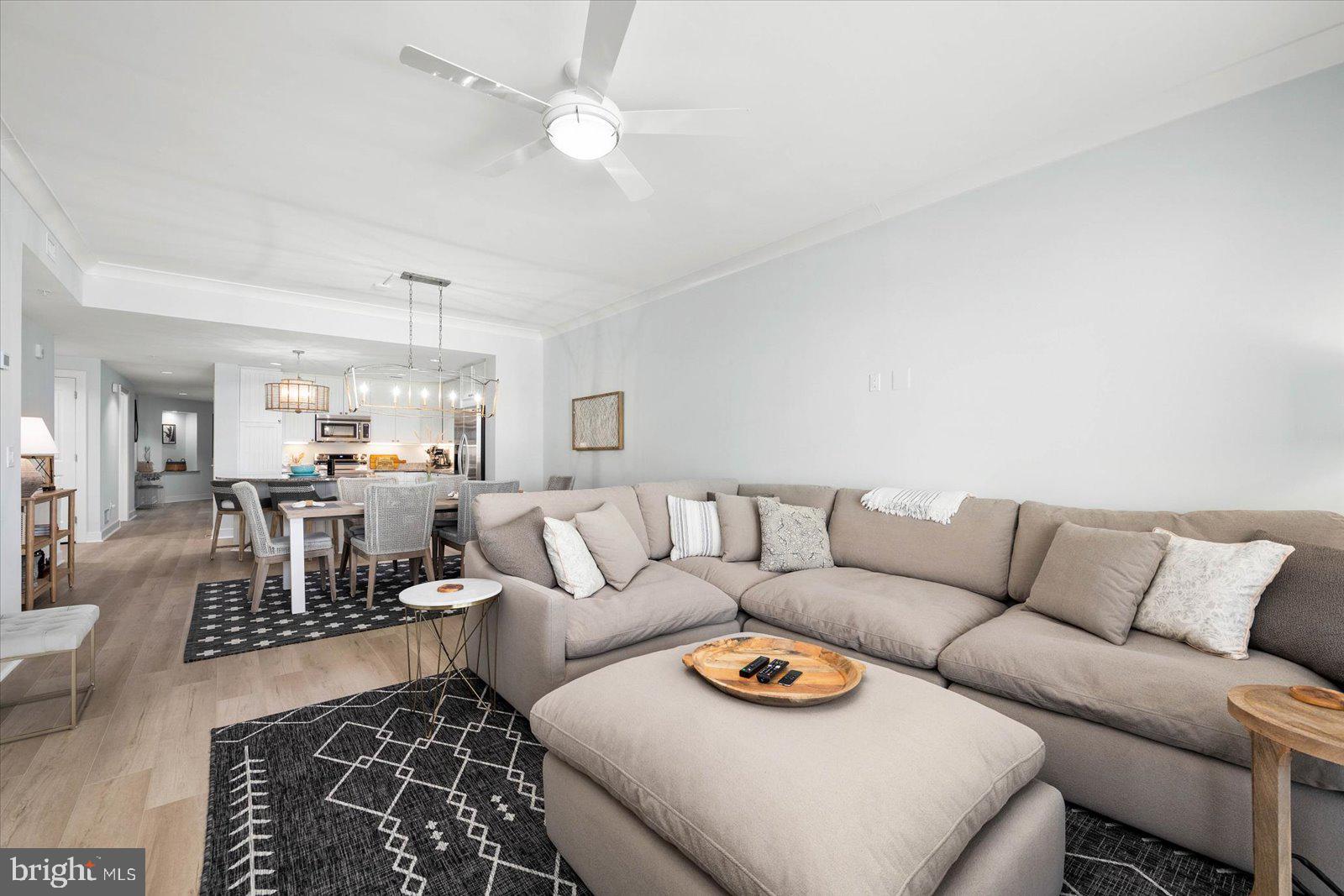 2 48th St #207