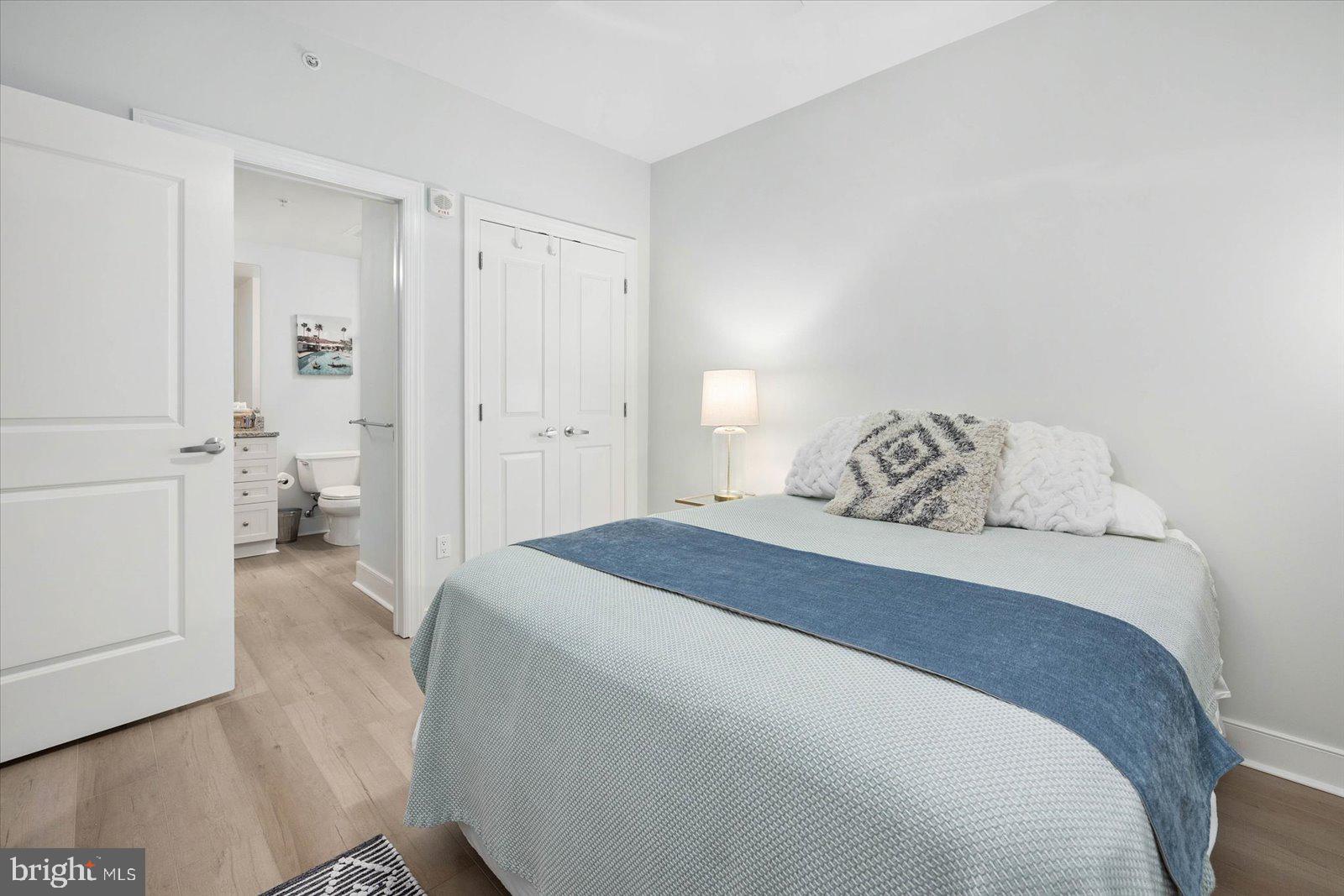 2 48th St #207