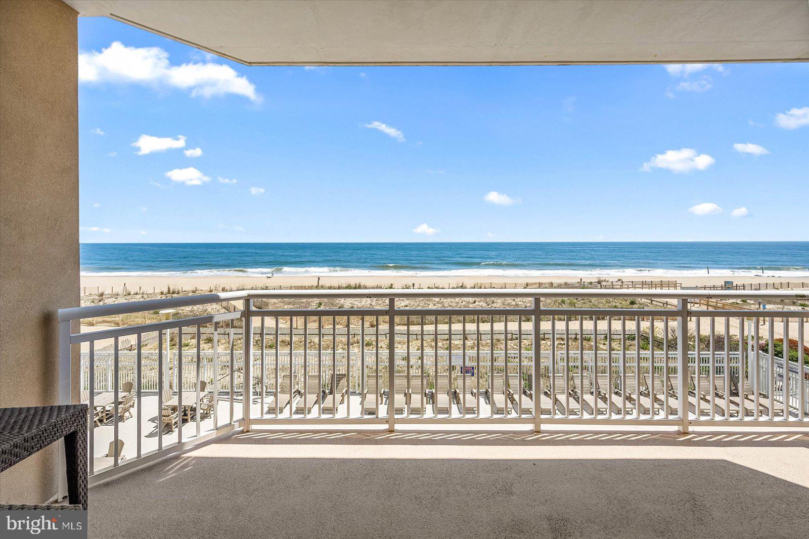 2 48th St #207