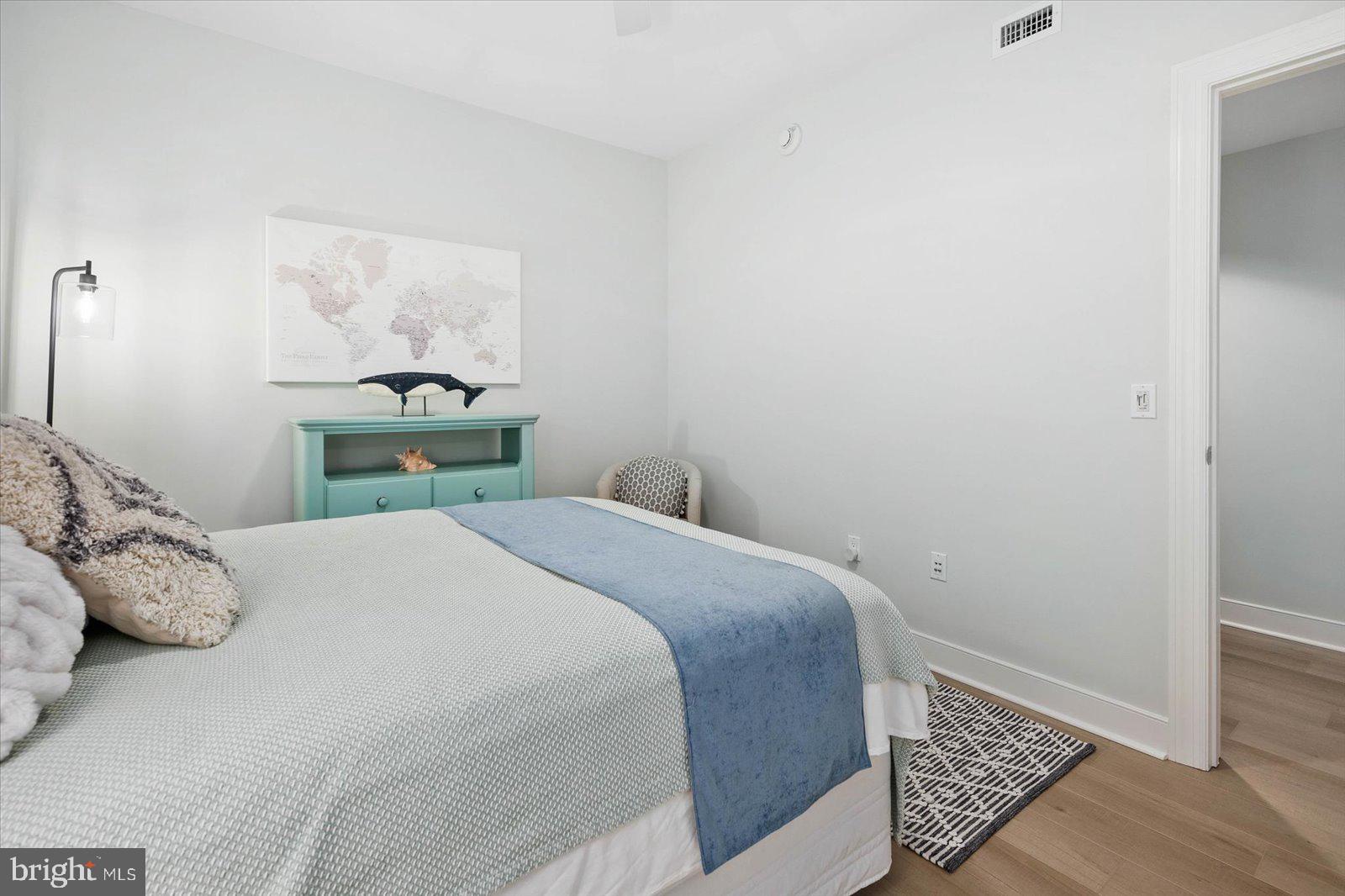 2 48th St #207