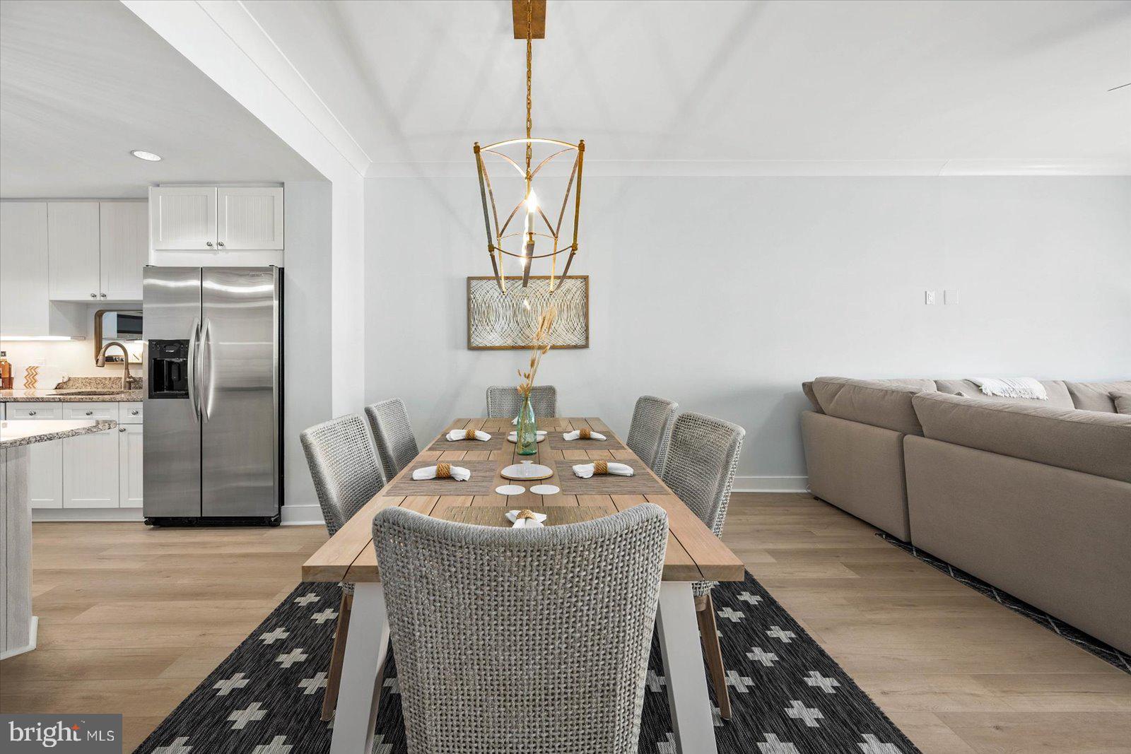 2 48th St #207