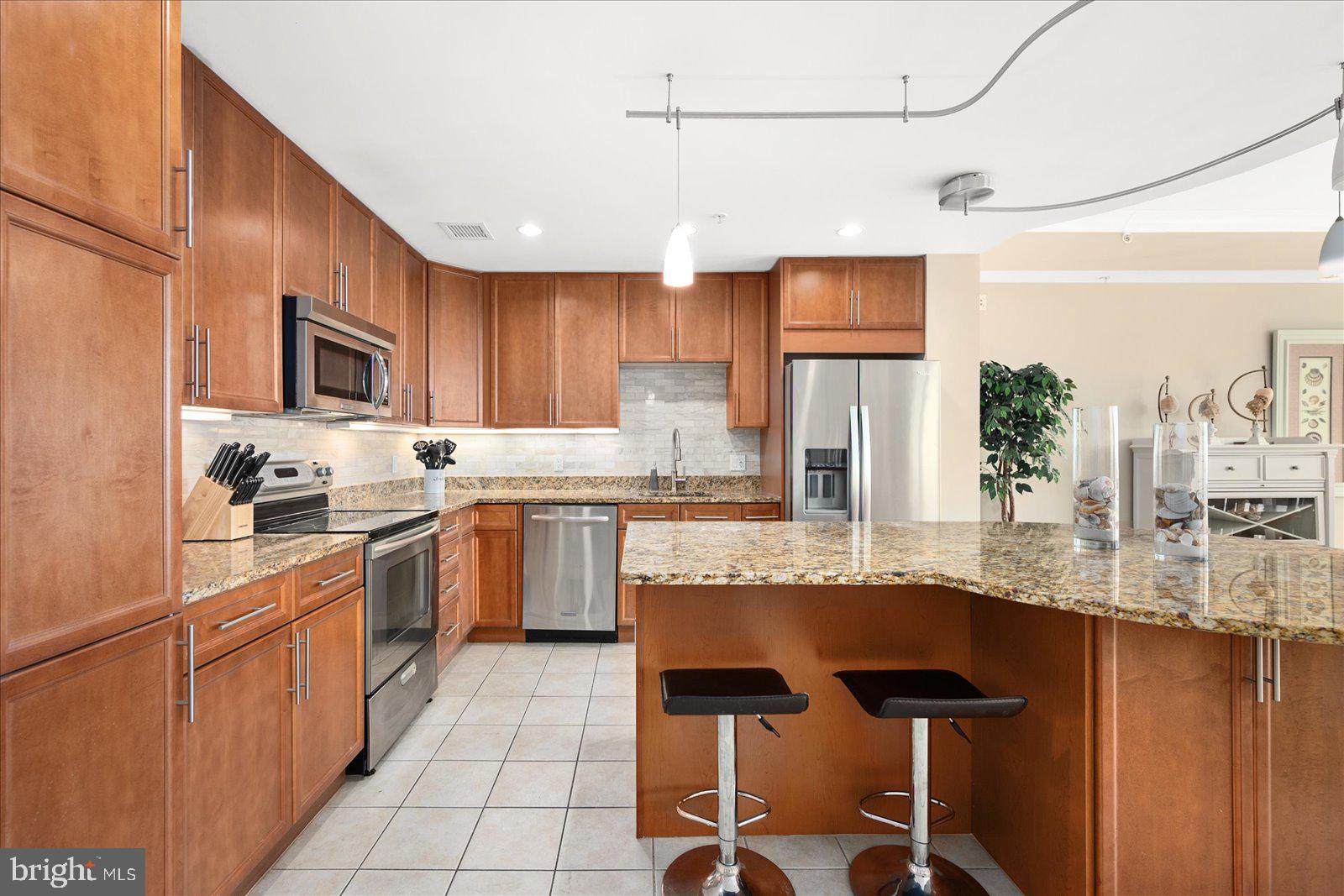 2 48th St #703