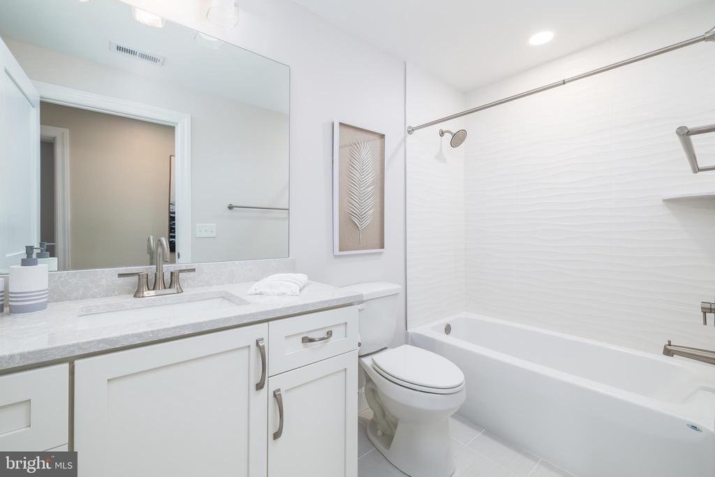 1505 SAINT LOUIS AVENUE 102