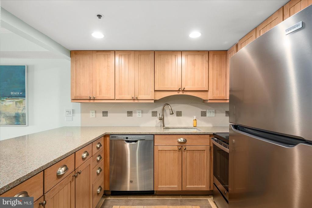 5801 Atlantic Ave #1012