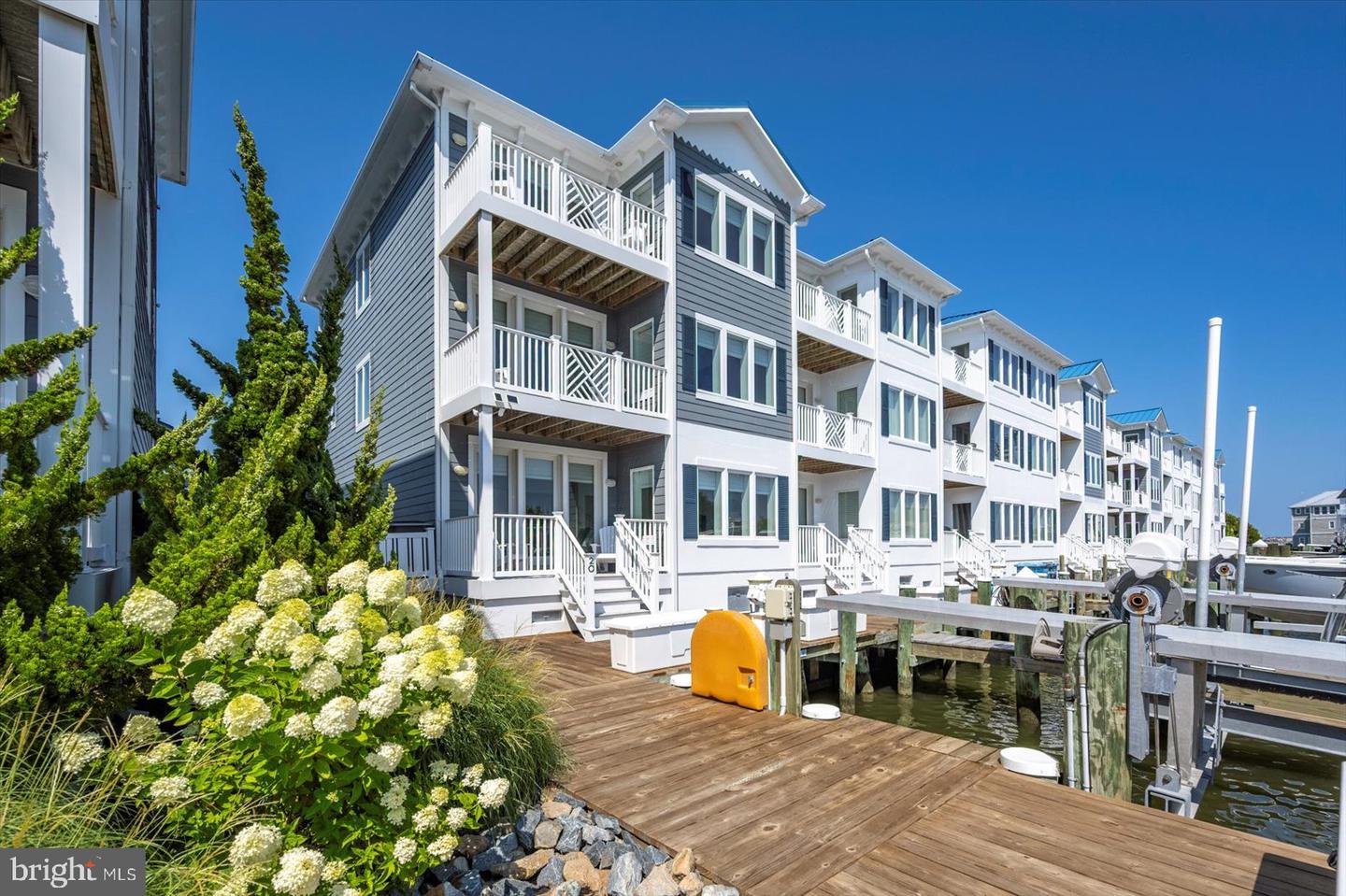 13000 Marina View Ln #20