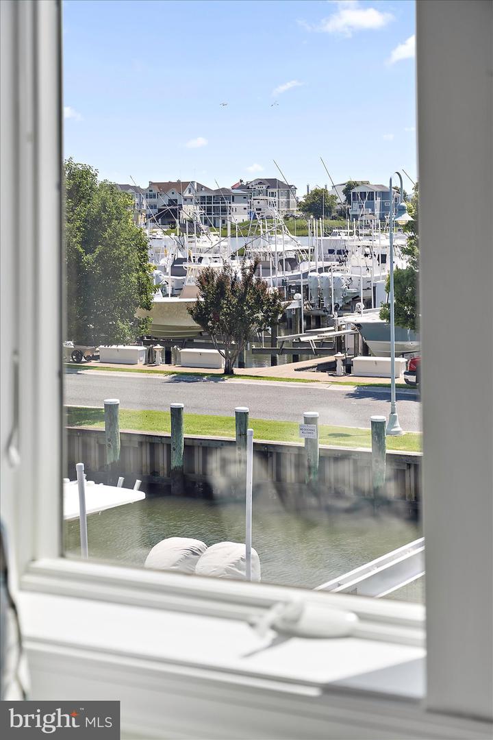 13000 Marina View Ln #20