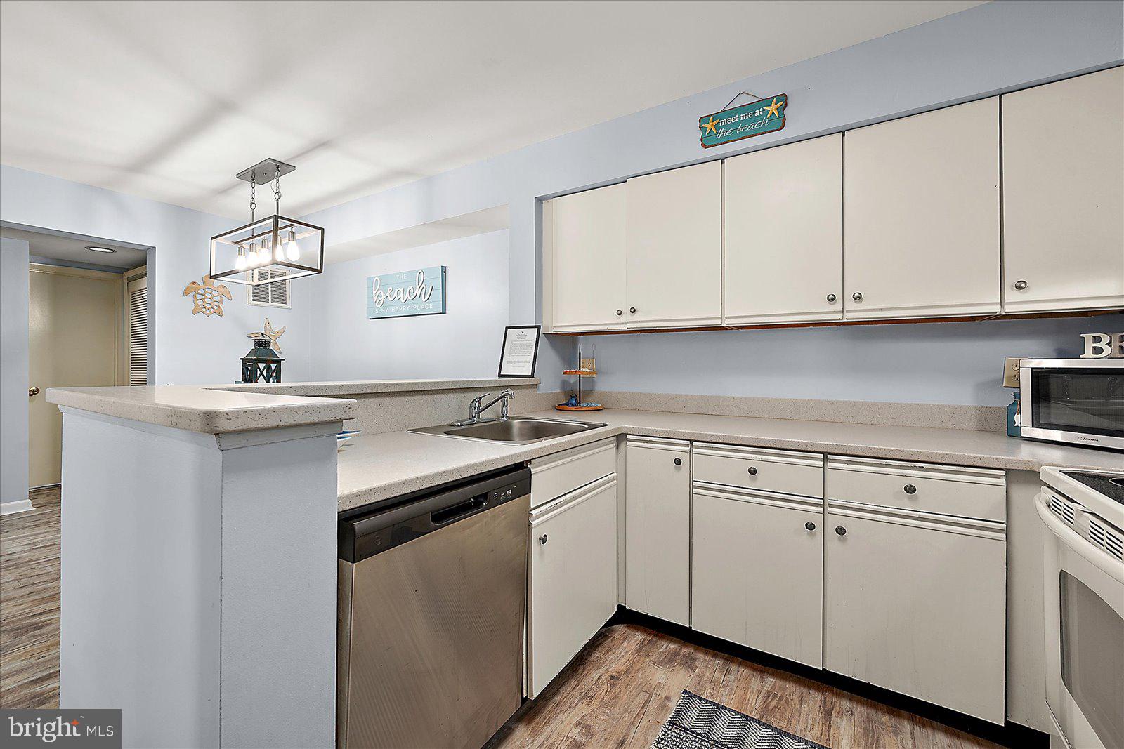 208 N HERON DRIVE 208163