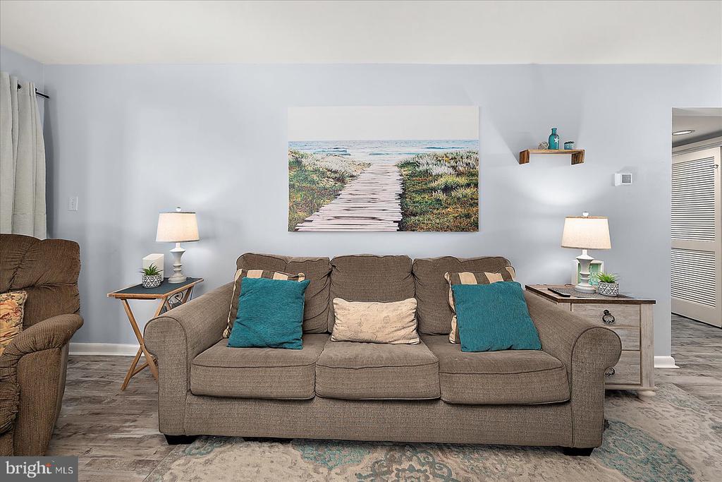 208 N HERON DRIVE 208163
