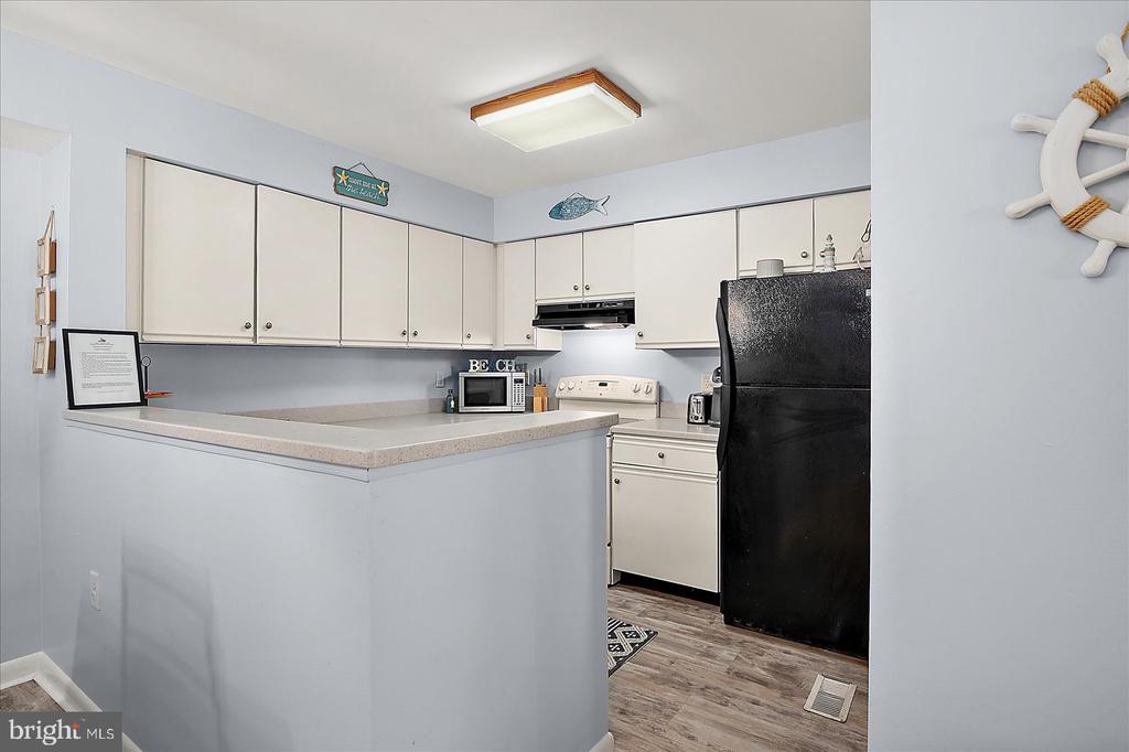 208 N HERON DRIVE 208163