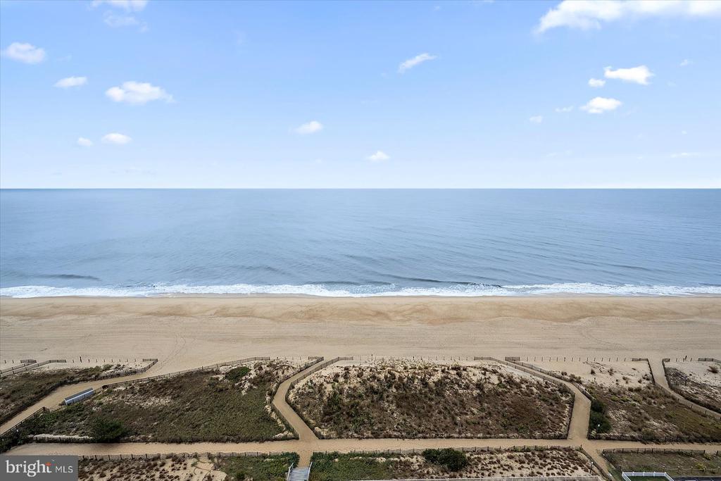 10900 COASTAL HIGHWAY 1809