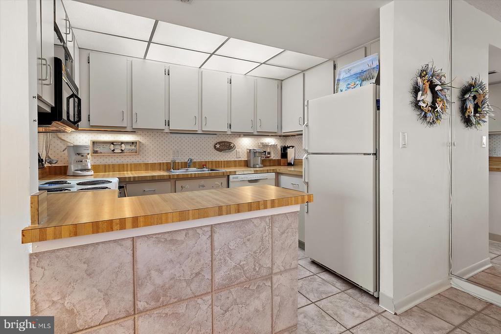 10900 COASTAL HIGHWAY 1809