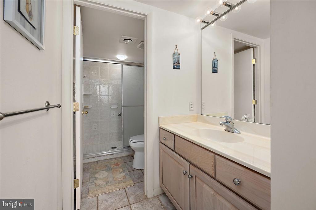 10900 COASTAL HIGHWAY 1809