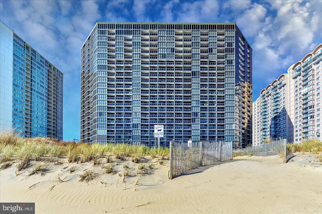 10900 COASTAL HIGHWAY 1809