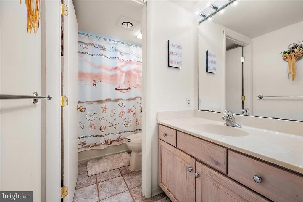 10900 COASTAL HIGHWAY 1809