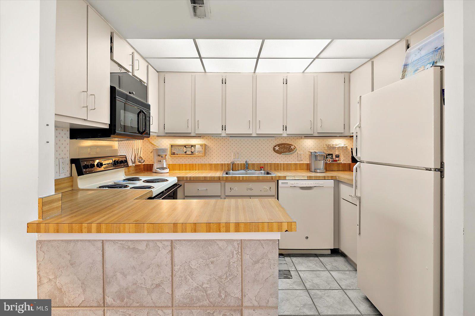 10900 COASTAL HIGHWAY 1809