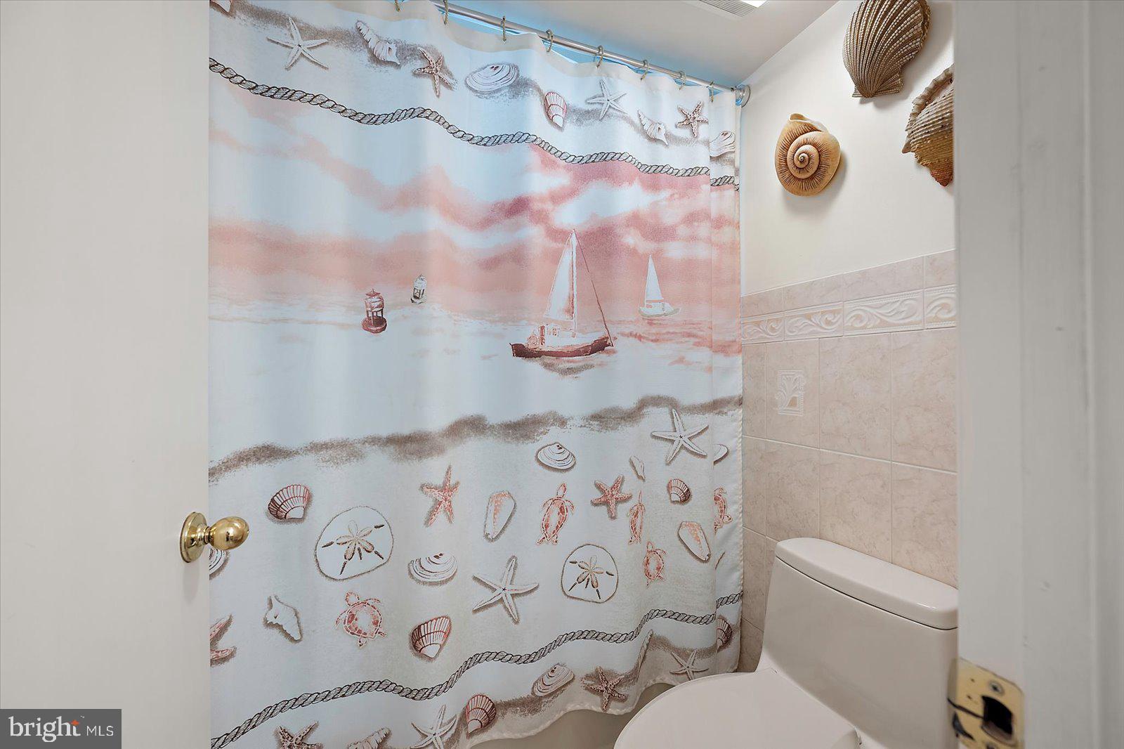 10900 COASTAL HIGHWAY 1809