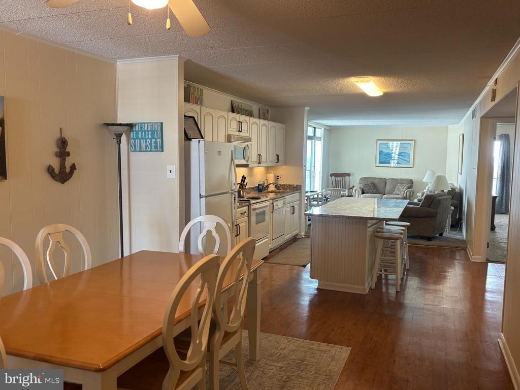 8800 COASTAL HIGHWAY 1307