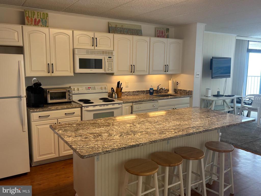 8800 COASTAL HIGHWAY 1307