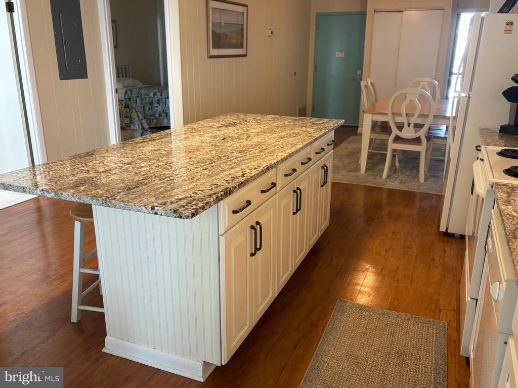 8800 COASTAL HIGHWAY 1307