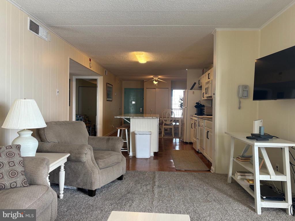 8800 COASTAL HIGHWAY 1307