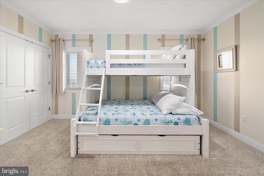 8 60TH STREET 1003