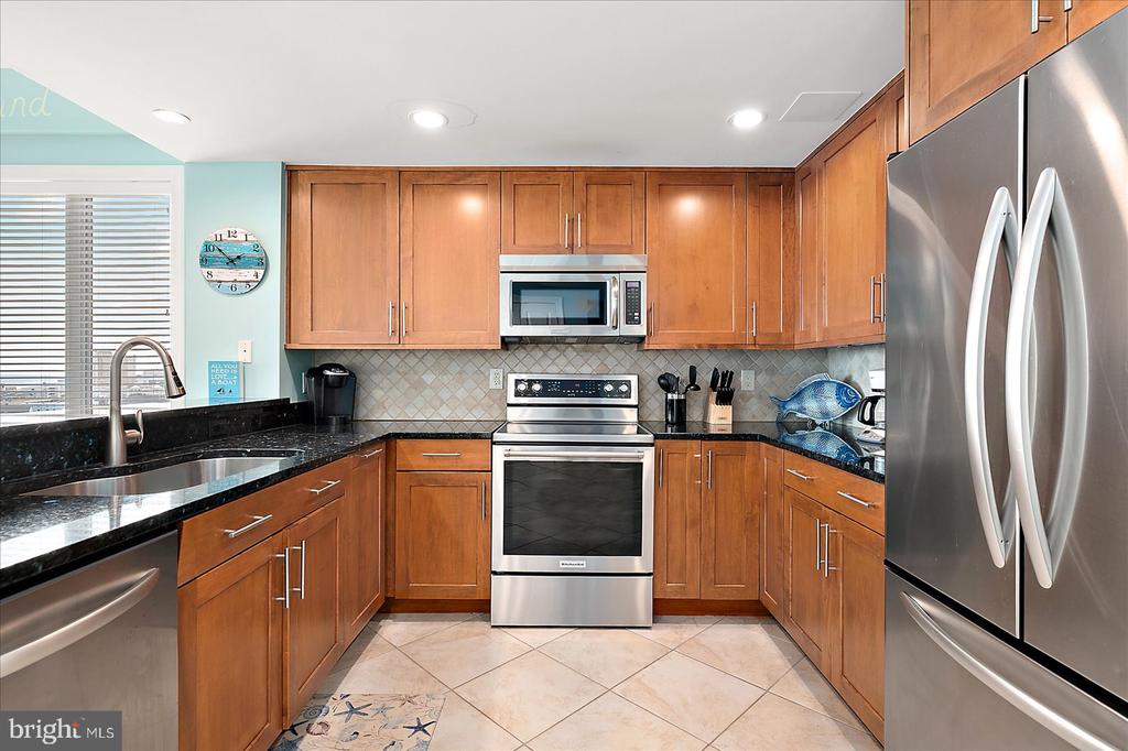 8 60TH STREET 1003