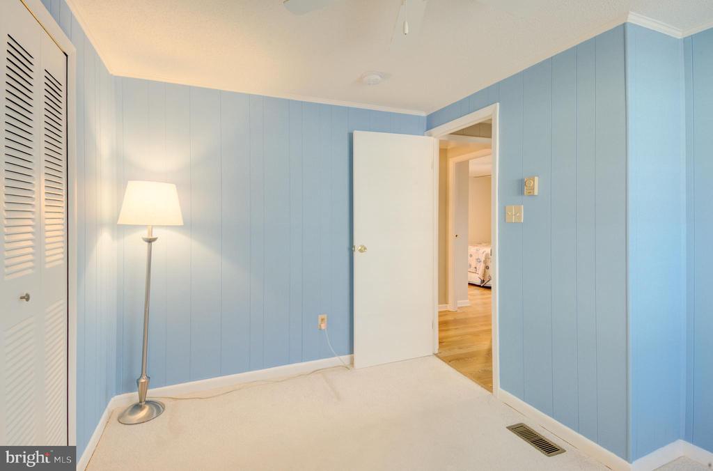 113 TEAL CIRCLE