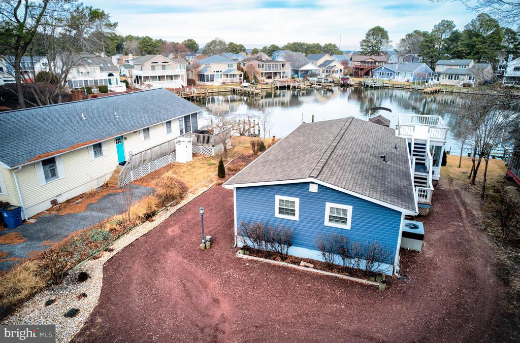 113 TEAL CIRCLE