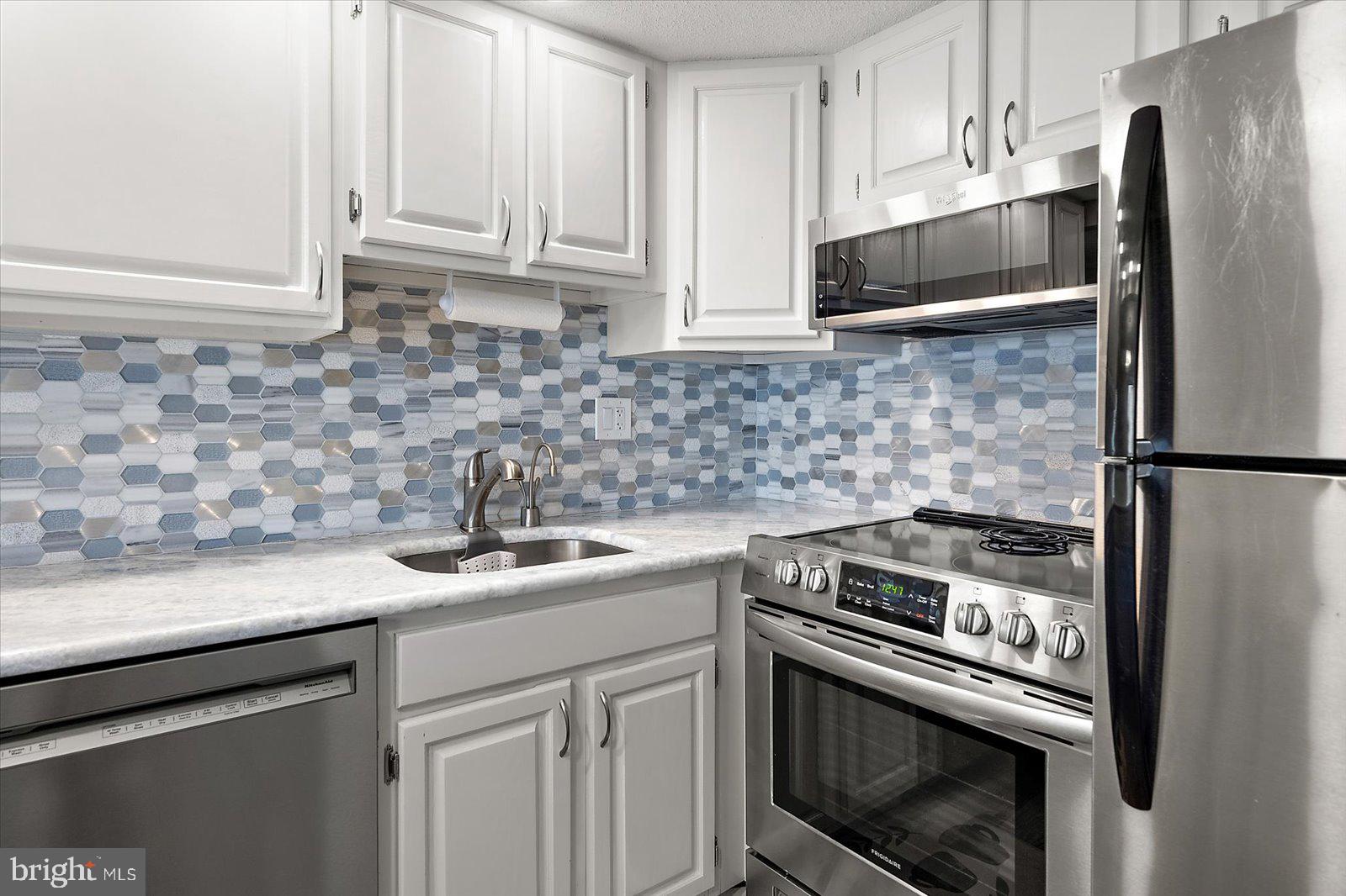 3801 ATLANTIC AVENUE 403