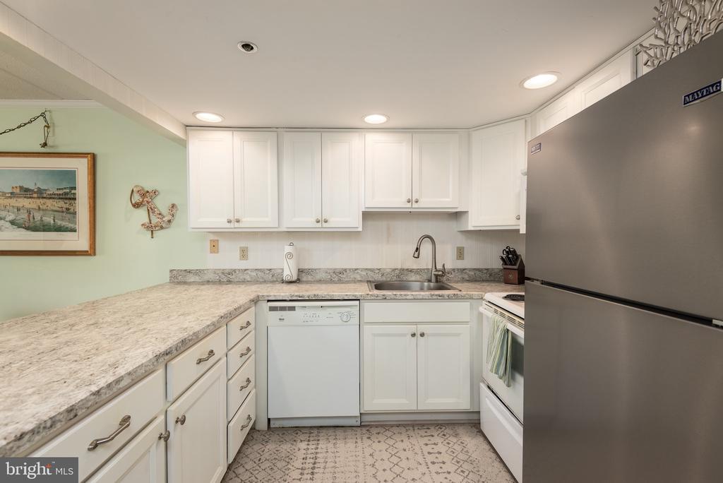 5801 ATLANTIC AVENUE 305