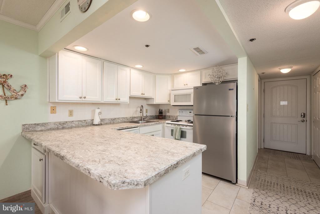 5801 ATLANTIC AVENUE 305