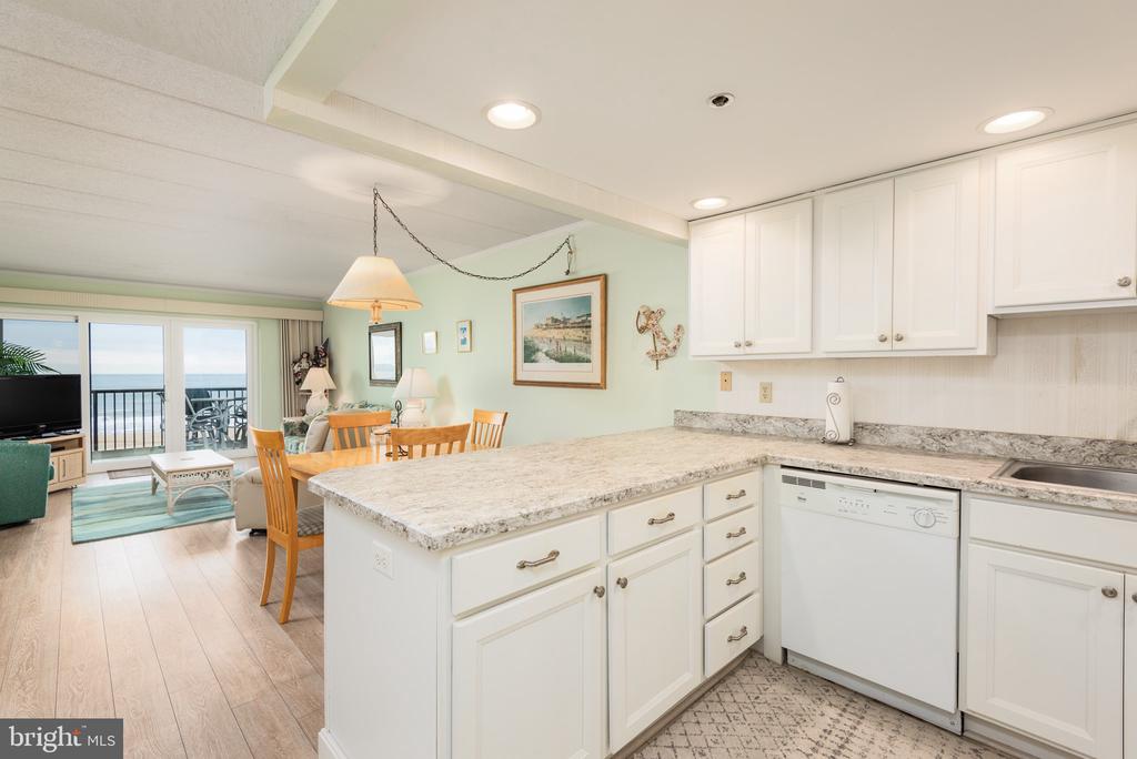 5801 ATLANTIC AVENUE 305