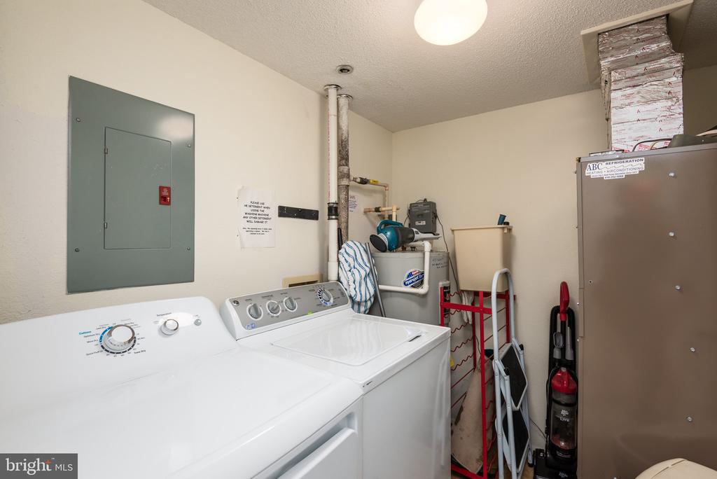 5801 ATLANTIC AVENUE 305