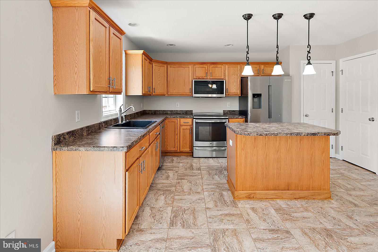 7109 ARCADIA CIRCLE