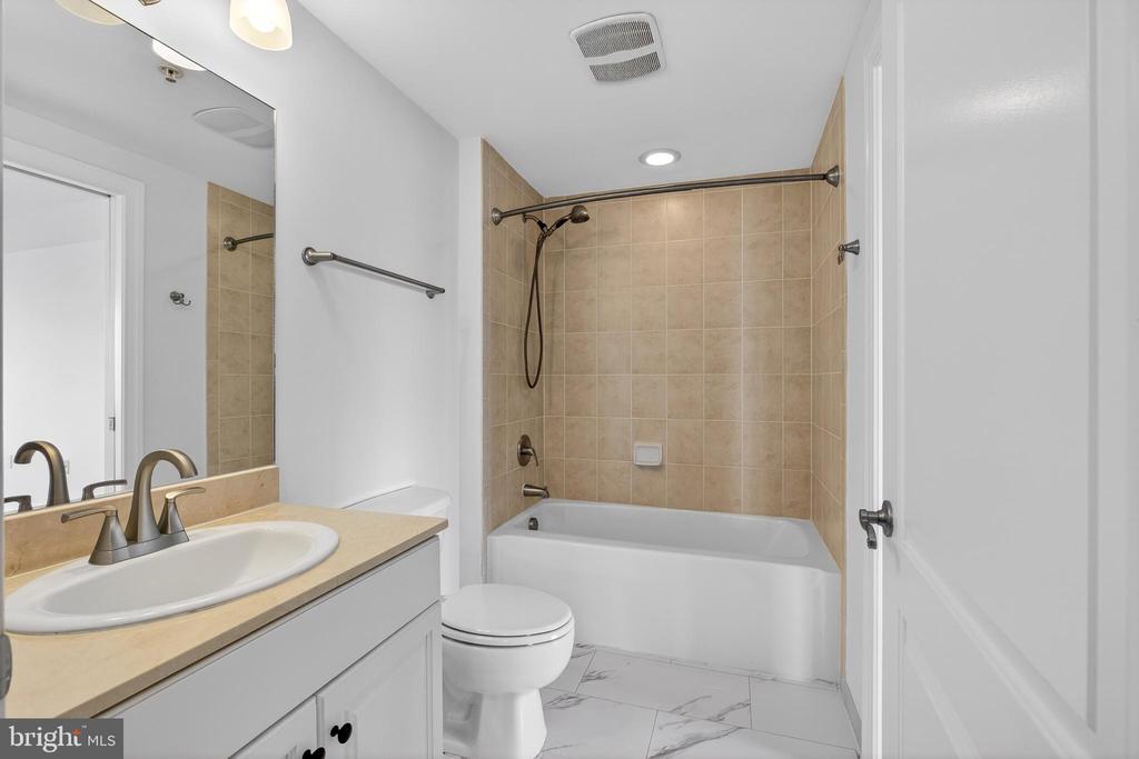 4601 COASTAL HIGHWAY Unit: 504