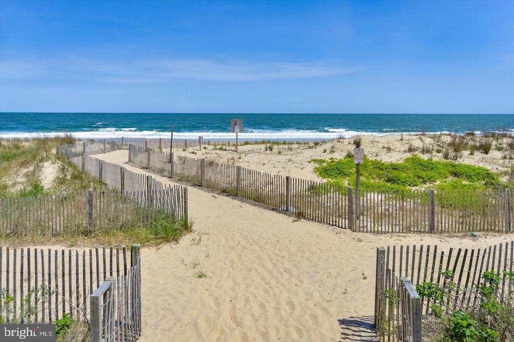 10900 COASTAL HIGHWAY 1102