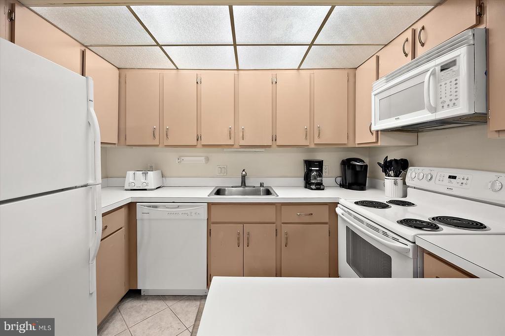 10900 COASTAL HIGHWAY 1102